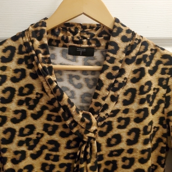 T Tahari blouse leopard print 3/4 length sleeves - Picture 8 of 11